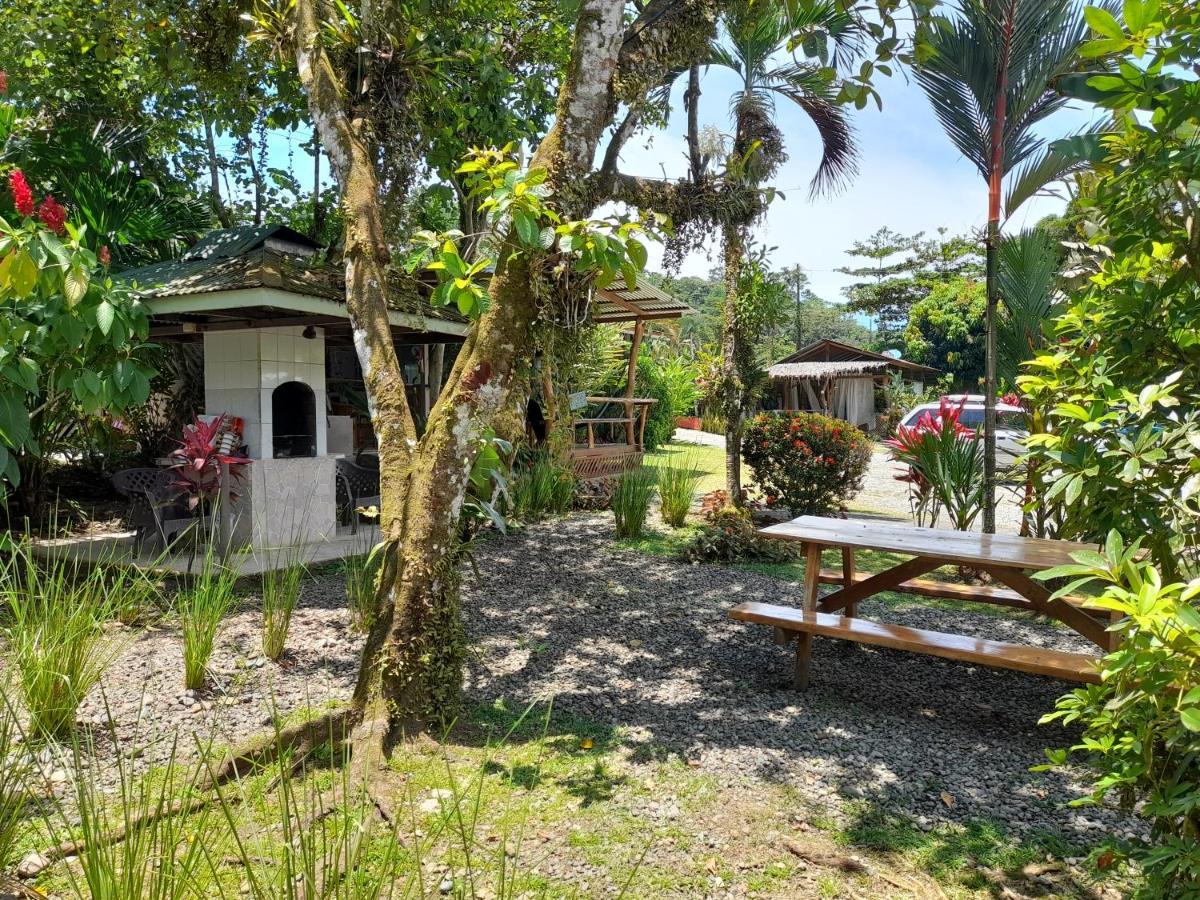 Hotel El Colibri Rojo - Cabinas - Le Colibri Rouge Cahuita Zewnętrze zdjęcie